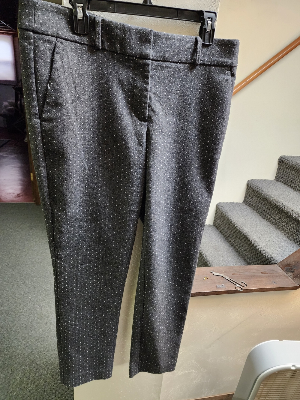 Loft Marisa Sz 10 Slim Dress Pants in Dark Charcoal with Subtle Dot Pattern